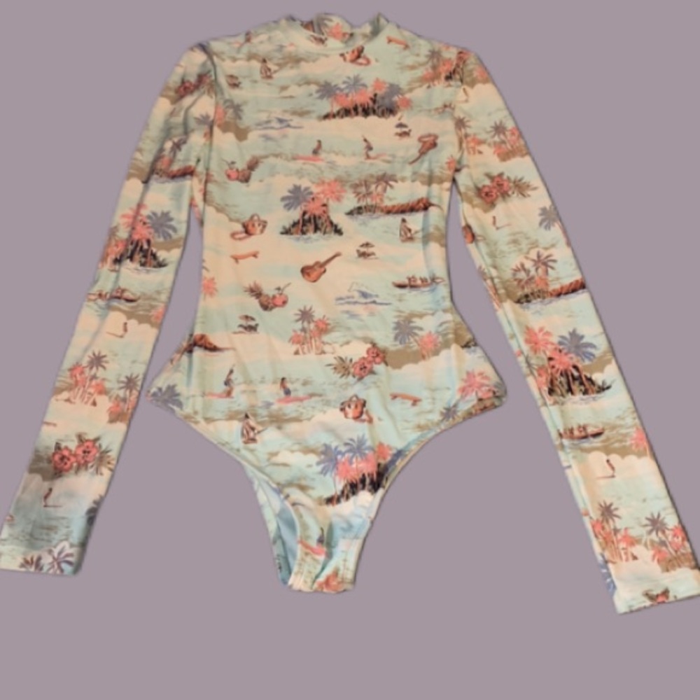 Billabong size small brand new